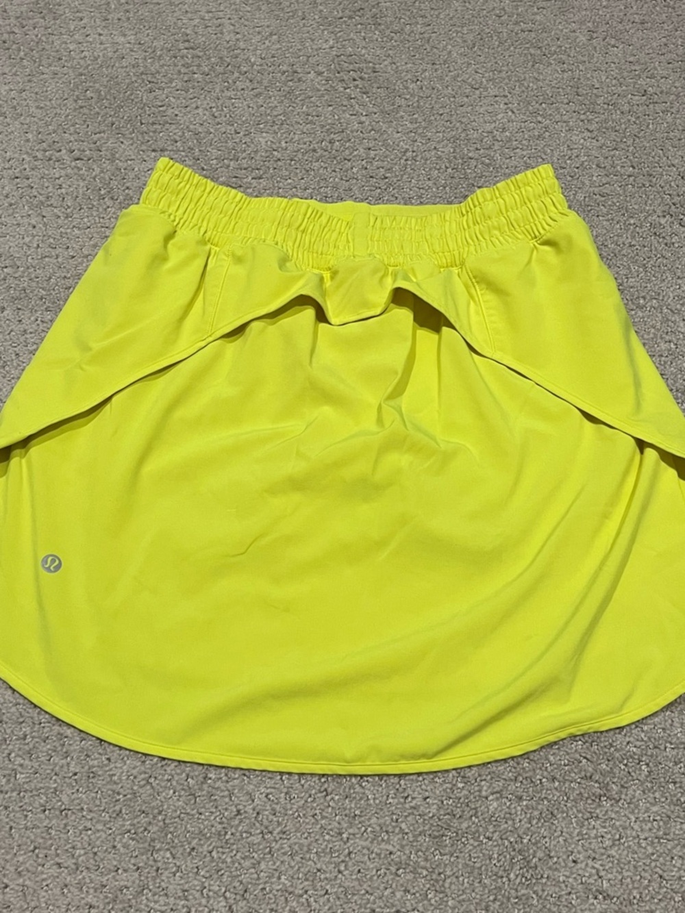 Lululemon Hotty Hot Neon Yellow Skort Skirt long Size 8 - Picture 5 of 13